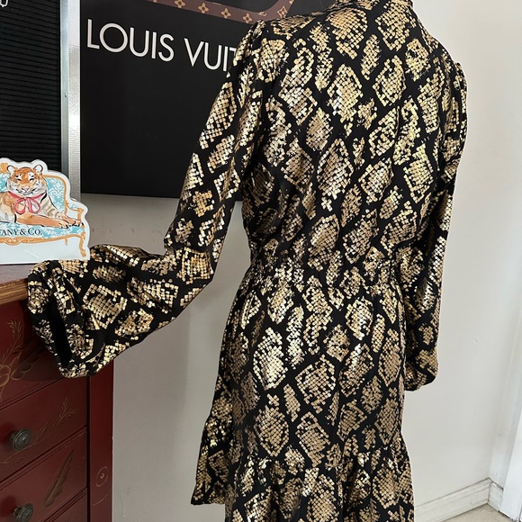 🆕Michael Kors Gold Dress - Picture 9 of 17